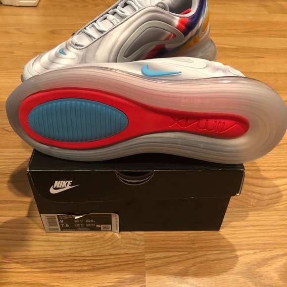 Nike - Picture 3 of 3